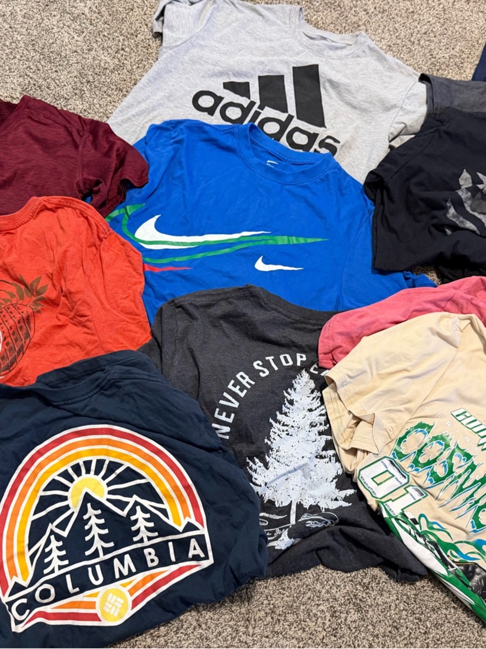 USED LOT OF MENS MEDIUM NIKE COLUMBIA TSHIRTS pants mixed